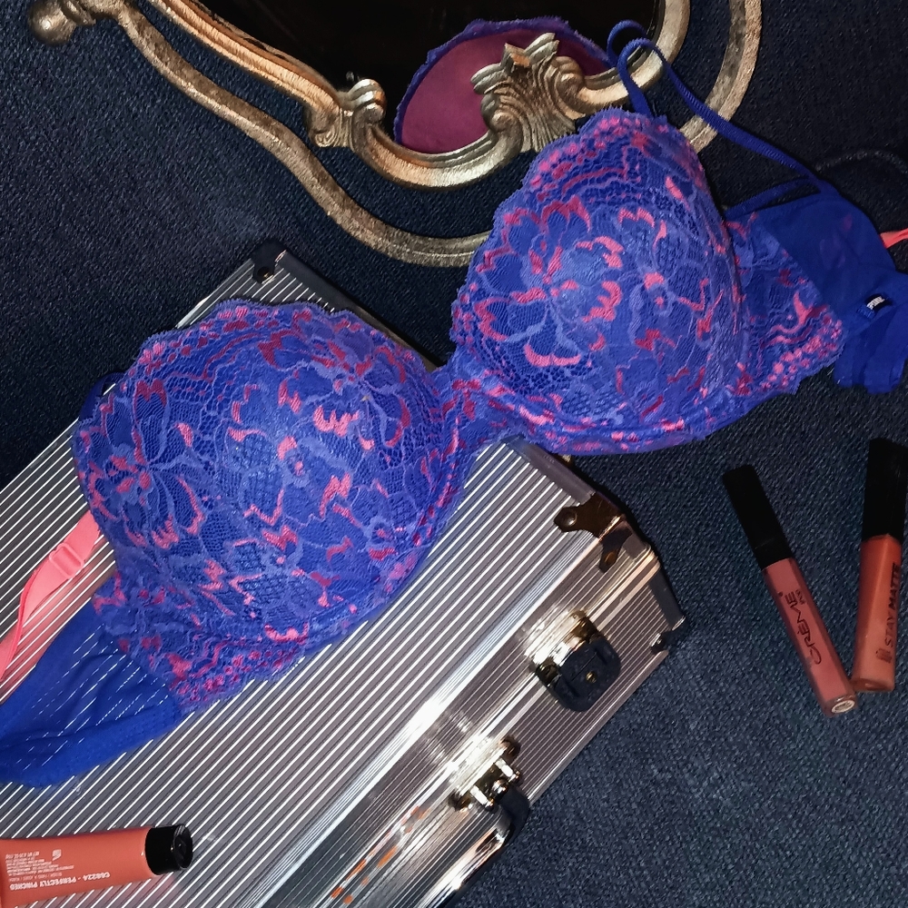 SOLD Victoria Secret PINK BRA 34D